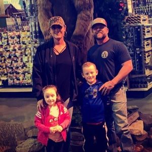 Meet your Posher, Hollye